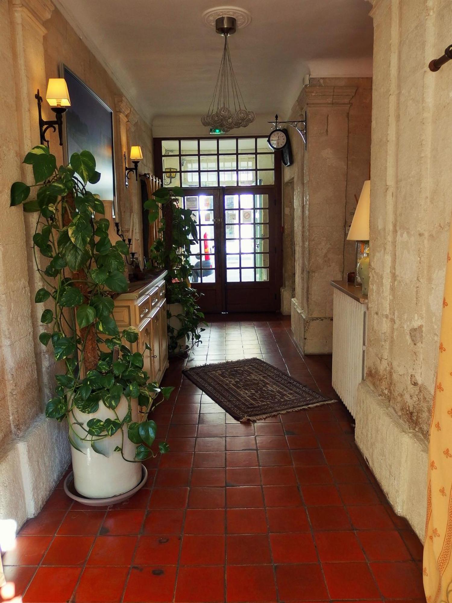 Au Saint Roch - Hôtel et Jardin Avignon Buitenkant foto