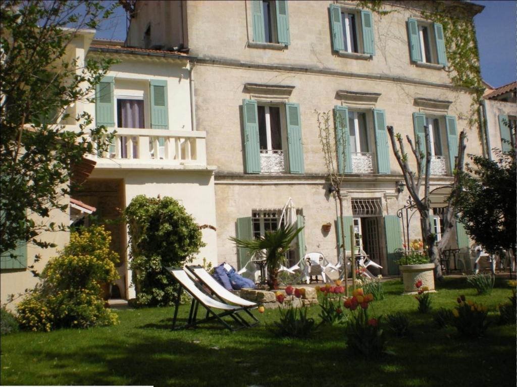 Au Saint Roch - Hôtel et Jardin Avignon Buitenkant foto