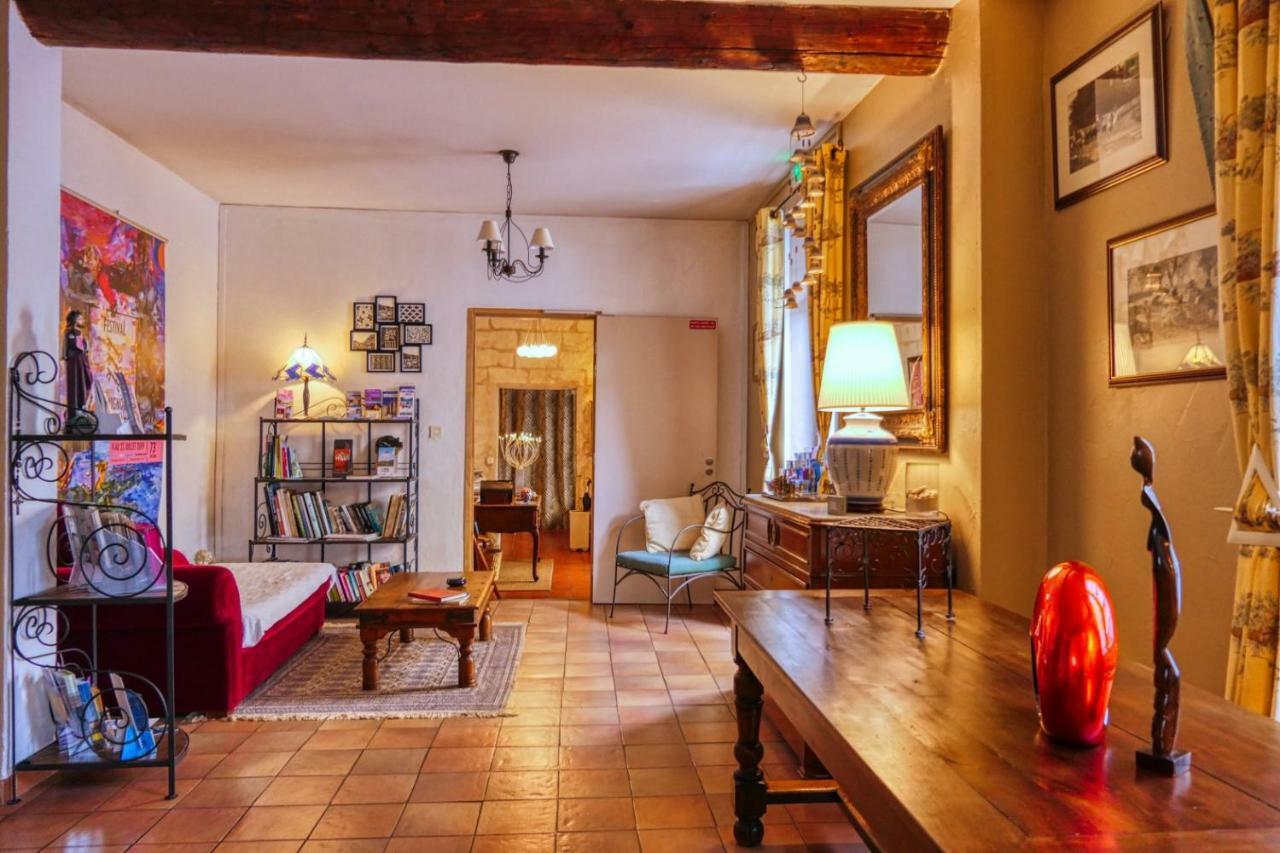 Au Saint Roch - Hôtel et Jardin Avignon Buitenkant foto