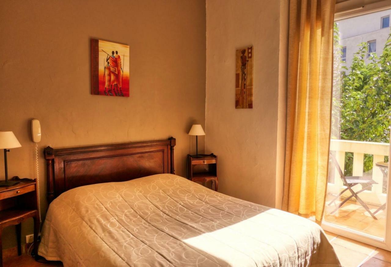 Au Saint Roch - Hôtel et Jardin Avignon Buitenkant foto