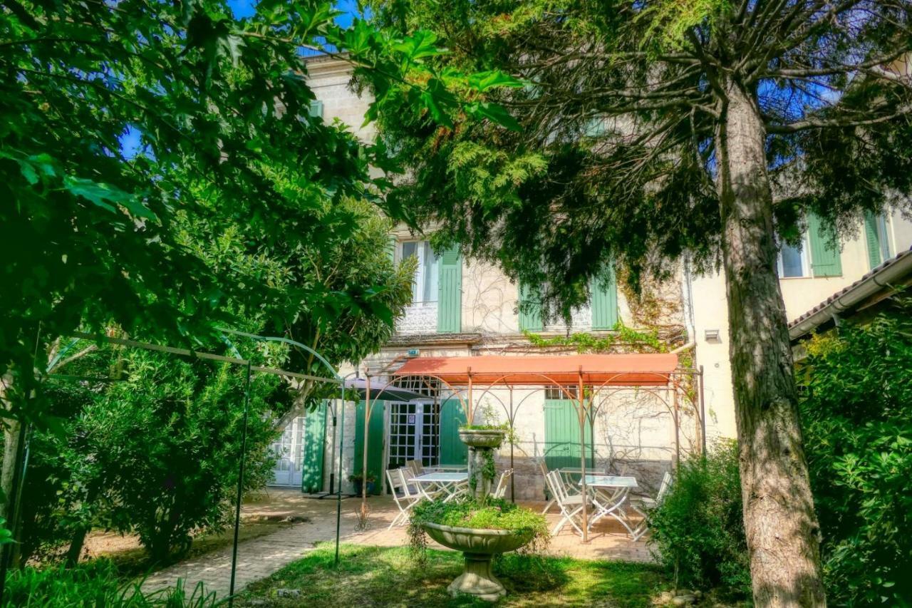 Au Saint Roch - Hôtel et Jardin Avignon Buitenkant foto